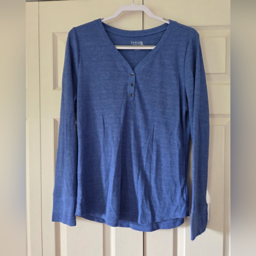 Blue Long Sleeve V Neck Top, Size XL